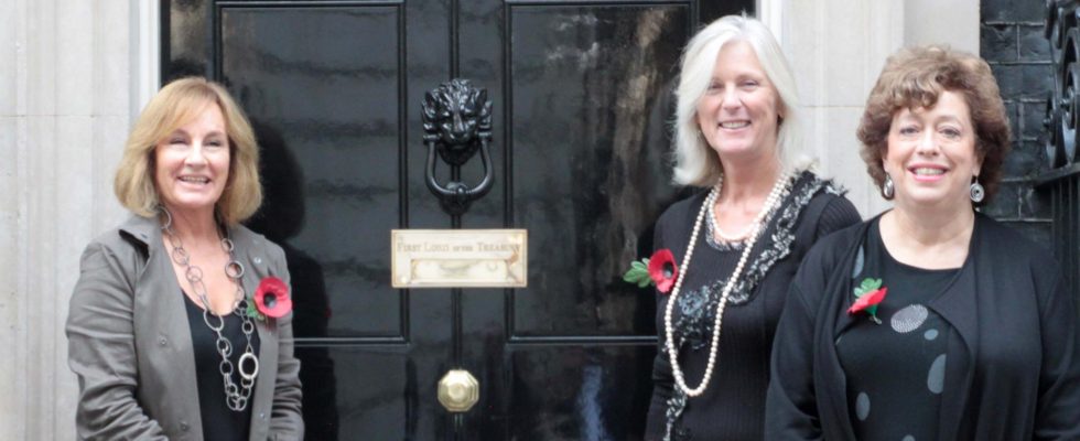 Goodwin Sands campaigners deliver Drop the Dredge petition to 10 Downing Street