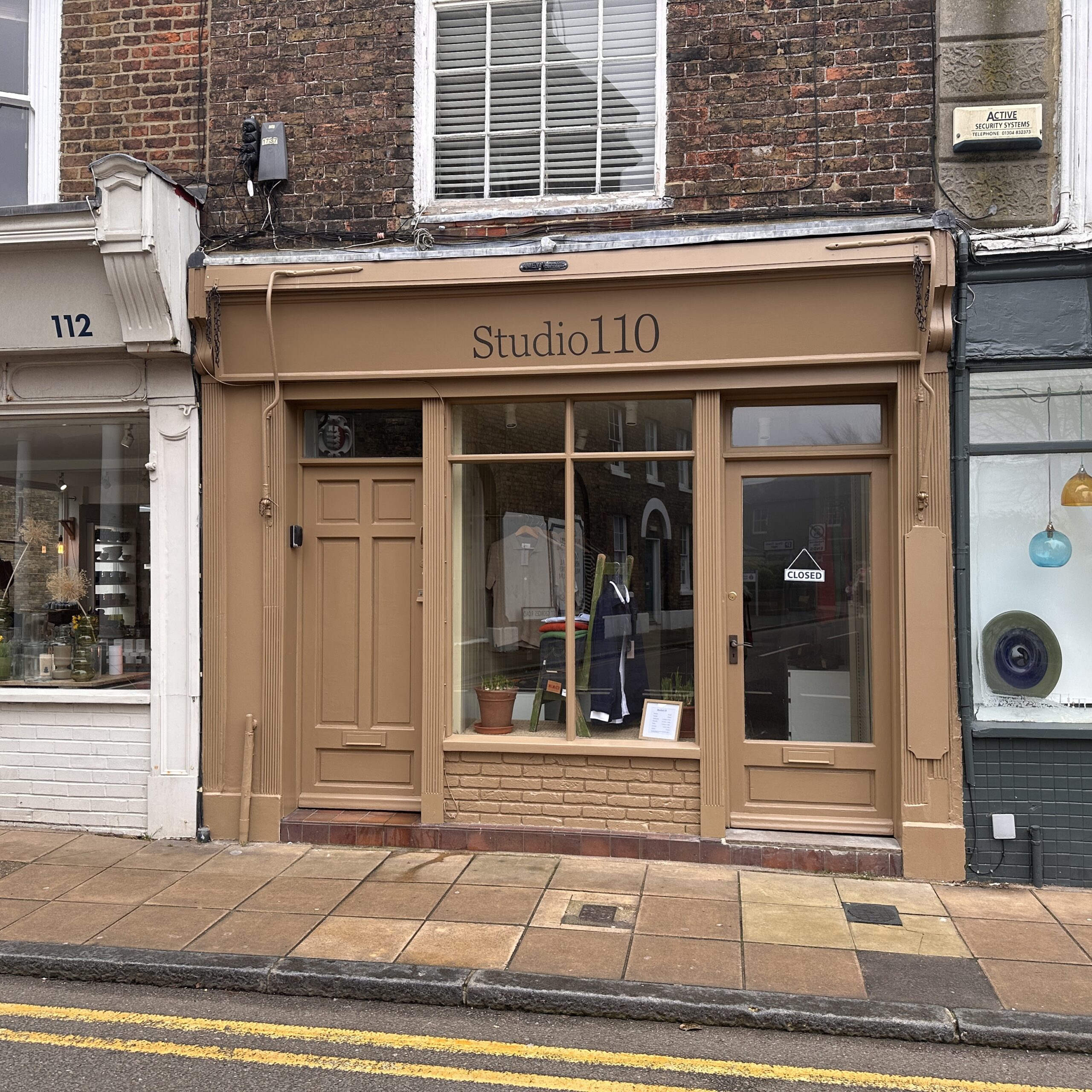 Studio 110, Deal